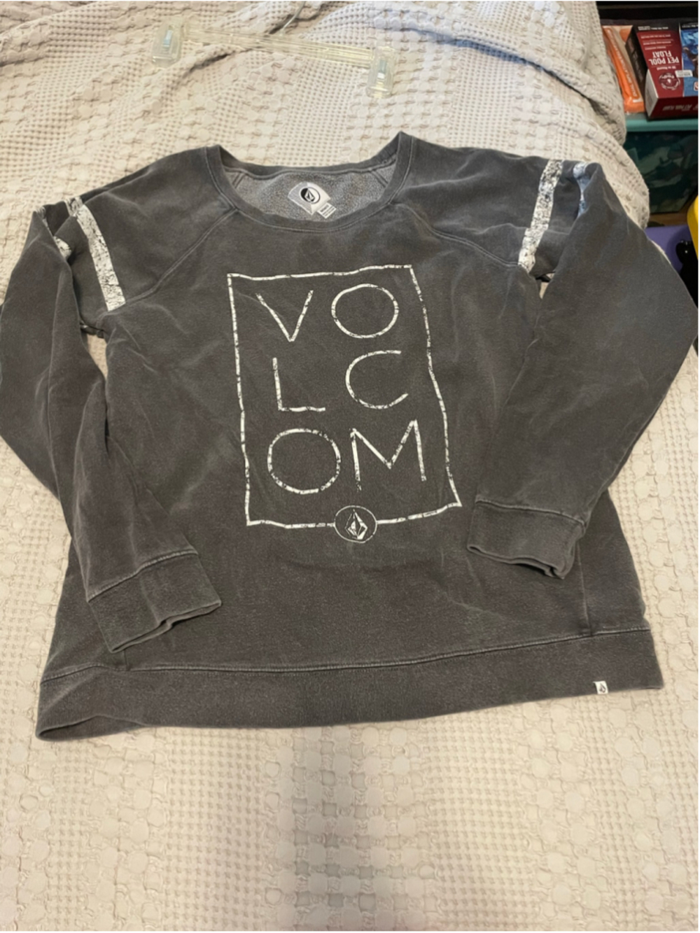 Vintage Y2K volcom skater sweatshirt